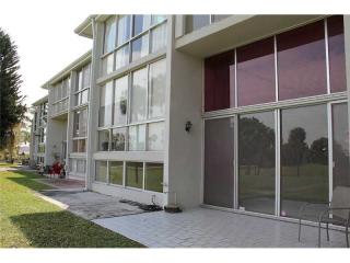 6741 Brookline Dr, Hialeah, FL 33015-2441