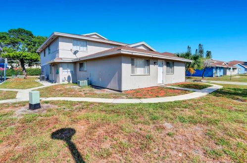 816 Tiffany Dr, West Palm Beach, FL 33407-3265