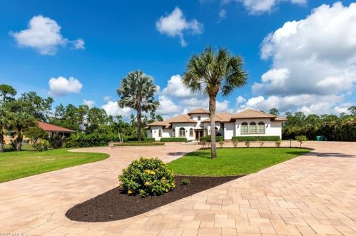 294 Logan Blvd, Naples, FL 34119-1433