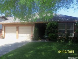 2137 Karen Alane Way, Riverbank, CA 95367-2162