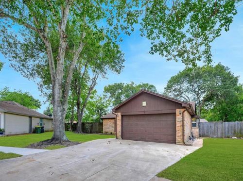 3115 Founders Green Cir, Pearland, TX 77581-4403