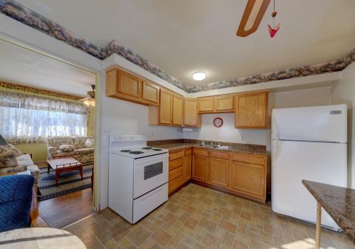 490 Toledo Ave, Marion OH  43302-2145 exterior