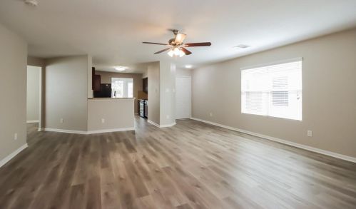 9844 Hyacinth Way, Conroe TX  77385-8109 exterior