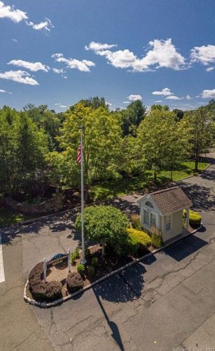 419 Pitkin Holw, Bridgeport, CT 06611-5613