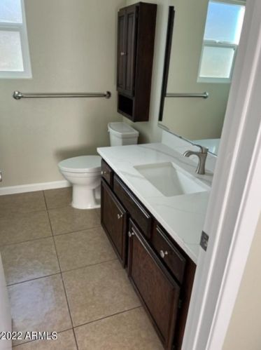 14246 41st Ave, Phoenix AZ 85009-1255 exterior