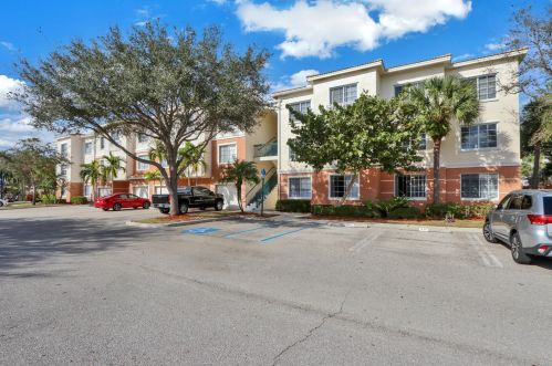 5305 Myrtlewood Cir, West Palm Beach, FL 33418-6724