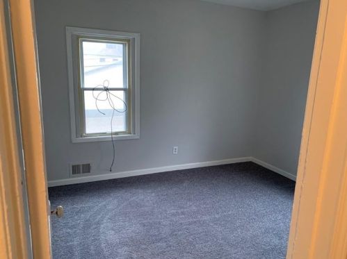 602 Division St, Jeannette, PA 15644-2301