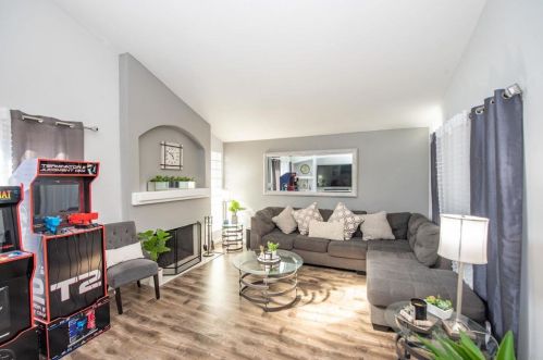 1031 Gale St, Escondido CA  92027-1230 exterior