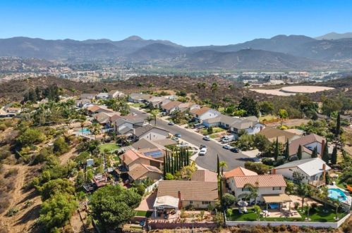 3806 Via Escuda, La Mesa CA 91941-7315 exterior