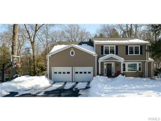 128 Hidden Hollow Ln, Millwood, NY 10546-1009