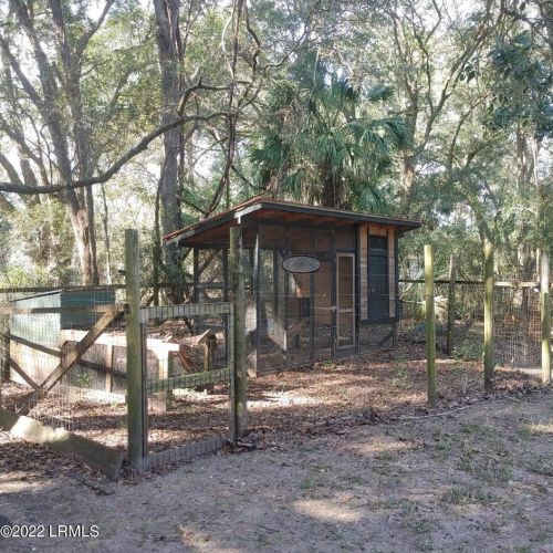 80 Gannet Pt Rd, Beaufort SC  29907-2306 exterior