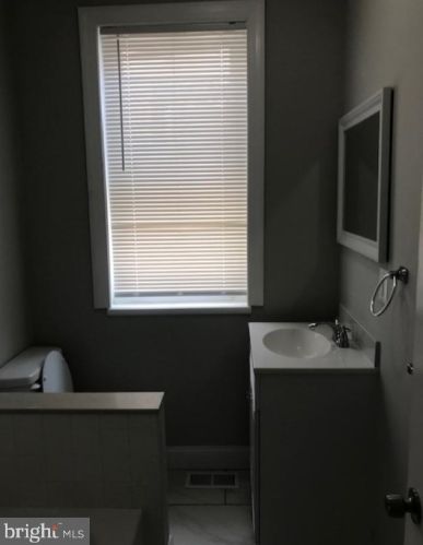 5930 Delancey St, Philadelphia PA  19143-1110 exterior