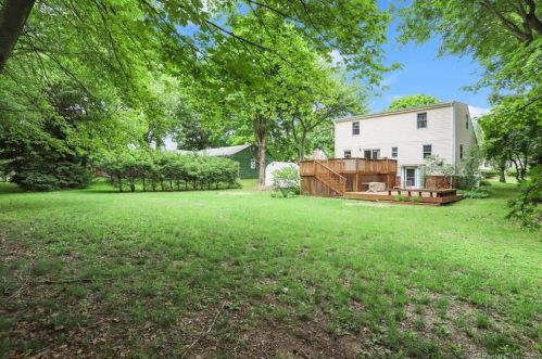 125 Intervale Rd, Bridgeport, CT 06611-5333