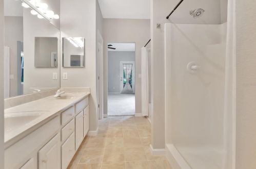 1623 Woodfield Ct, Lutz FL  33558-8485 exterior