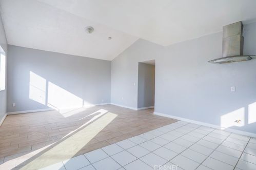 809 Vine Dr, Bakersfield CA  93307-3944 exterior