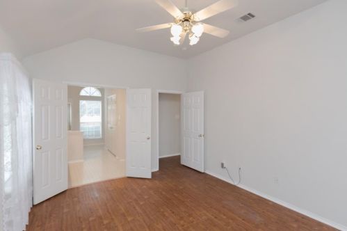 113 Mdw Ln, Denton TX  76207-7409 exterior