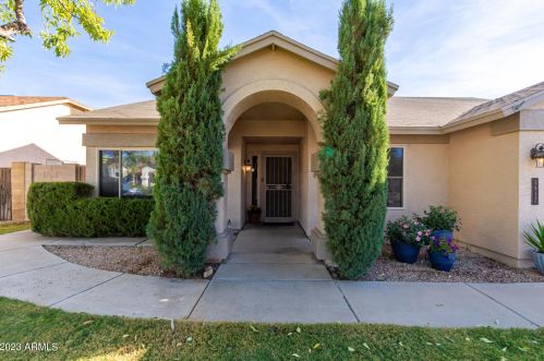 3917 Misty Willow Ln, Glendale AZ  85310-4031 exterior