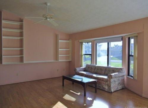 681 Kildare St, Fort Pierce, FL 34983-1023