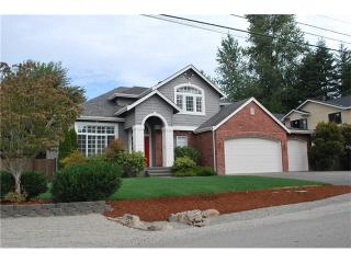 654 10th Ave, Kirkland, WA 98033-4838