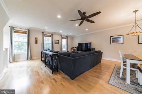 317 Admirals Way, Philadelphia, PA 19146-5213