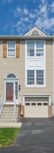 2 Cherryhurst Ln, Bridgeville, PA 15017-1167