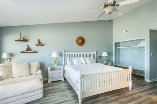 1804 Gulf Bch Dr, Saint George Island FL  32328-2827 exterior