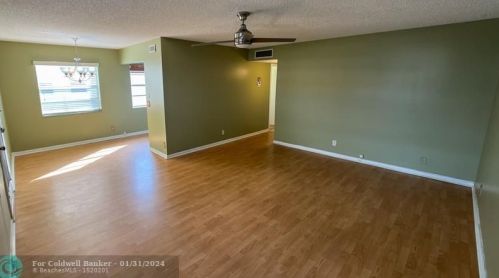 284 Piedmont F, Delray Beach FL  33484-5047 exterior