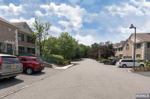 424 Laurel Brook Rd, Montvale, NJ 07645-1746