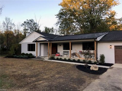 9475 Chamberlin Rd, Twinsburg, OH 44087-1911