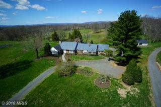 22693 St Louis Rd, Middleburg, VA 20117-3919