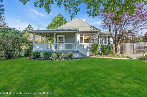 45 Washington Ave, Leonardo NJ  07737-1411 exterior