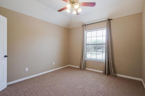 5216 Water Oak Dr, Lewisville TX  75028-1099 exterior