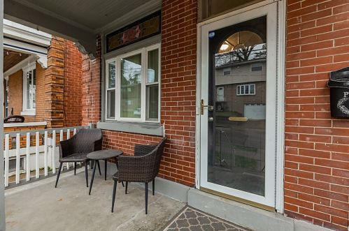 23 16th St, Newport, KY 41071-2327