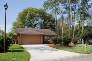 8252 Honeysuckle Ln, Jacksonville, FL 32244-6102