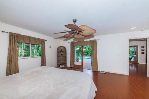 2152 75th Way, Saint Petersburg FL  33710-3846 exterior