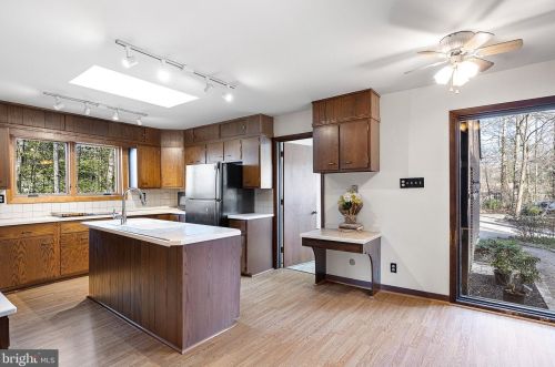 11 Woodbrook Cir, Wilmington DE  19810-4119 exterior