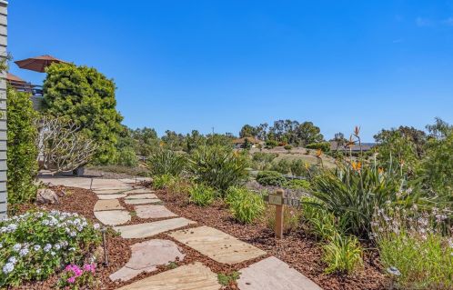 3637 Dove Holw Rd, Encinitas CA 92024-7248 exterior