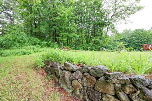 16 Acre St, Bennington NH  03442-4100 exterior