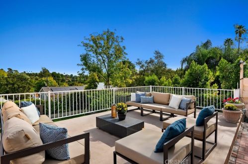 4429 Petit Ave, Van Nuys CA  91436-3211 exterior