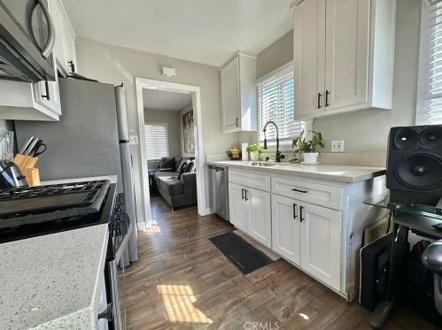 757 Redondo Ave, Long Beach CA  90804-5140 exterior