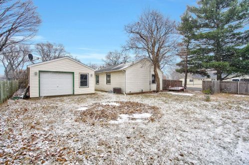 900 89th St, Minneapolis MN 55425-1971 exterior