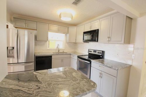 6551 82nd Ave, Pinellas Park FL  33781-1225 exterior