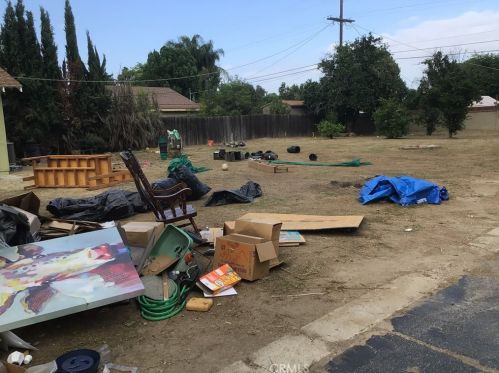 7848 Amestoy Ave, Van Nuys CA 91406-1604 exterior