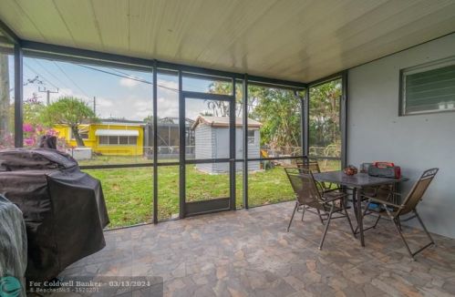 2300 58th Ter, Hollywood FL 33021-3226 exterior