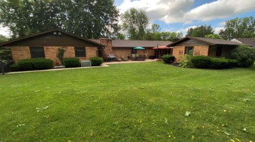 1329 Dakota Rd, Bellefontaine, OH 43311-2903