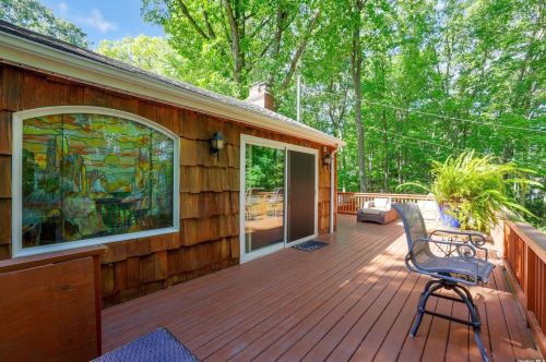 568 Bread And Cheese Hollow Rd, Northport NY  11768-2326 exterior