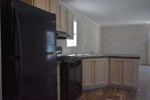 2 Friendship Dr, Salem NH  03079-3016 exterior