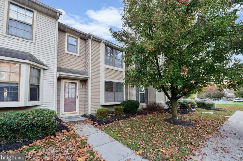 502 Essex Ct, West Deptford, NJ 08051-2027