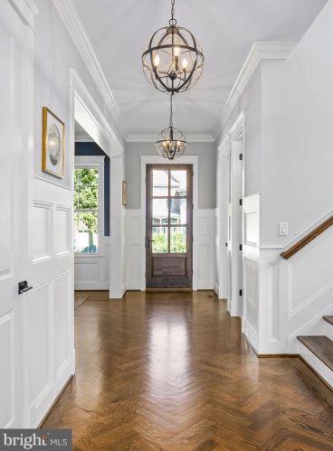 6614 Quinten St, Falls Church, VA 22043-1848