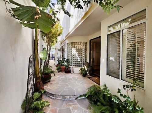 607 22nd St, Huntington Beach, CA 92648-3310